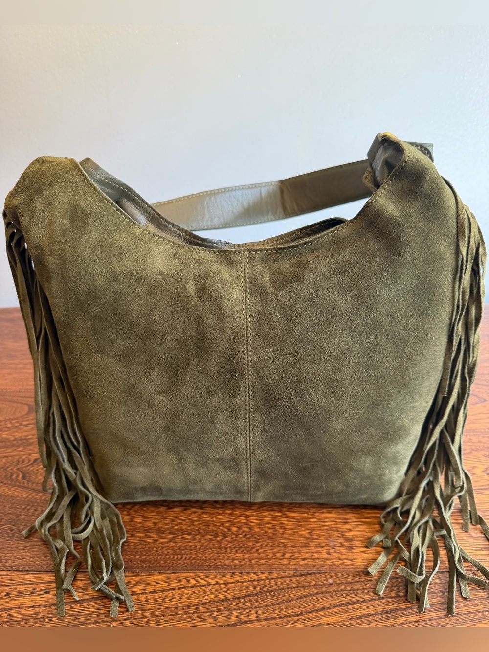 STUNNING Fall’s must have Haute Hippie Olive Green Suede Fringe Hobo Bag! - Picture 5 of 11